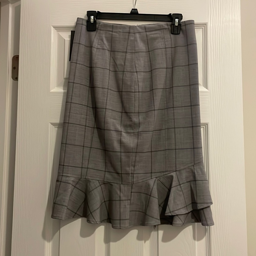 Banana Republic gray plaid knee length skirt with flutter hem